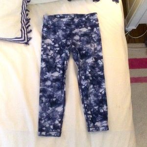 Athletes Girl Capri workout leggings.